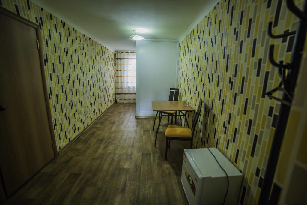 Economy Hotel Zhyger アスターナ エクステリア 写真