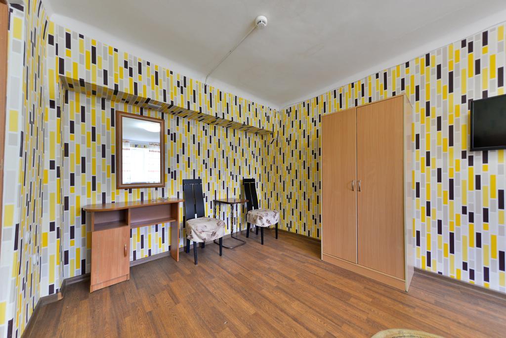 Economy Hotel Zhyger アスターナ エクステリア 写真
