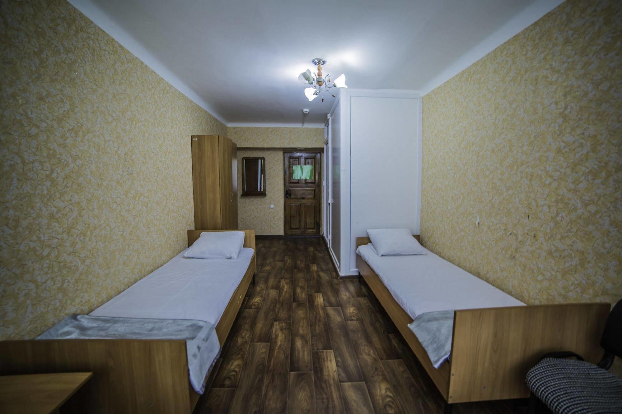 Economy Hotel Zhyger アスターナ エクステリア 写真